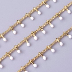 chaine émaillée  laiton plaqué or  goutte  émaillé blanc  x40cm