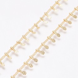 chaine émaillée  laiton plaqué or  goutte  émaillé blanc  x40cm