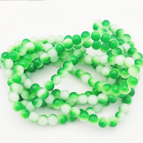 20 perles de verre vert /blanc 8mm