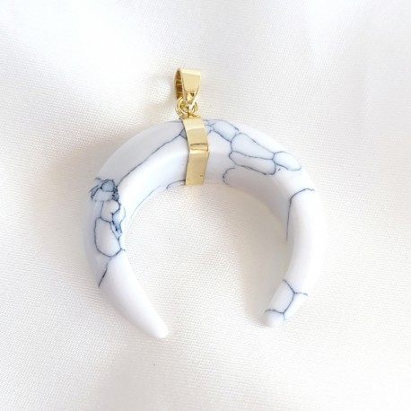 1pendentif pierre corne howlite blanche