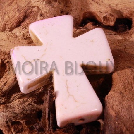 2 breloques croix  celtique howlite crème 37x30mm