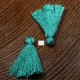 8  pompons breloque coton vert turquoise  25x5mm