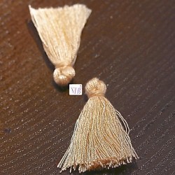 10 pompons breloque coton couleur champagne crème   25x5mm