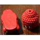 4 perles  têtes de bouddha corail synthétique rouge  25x16mm