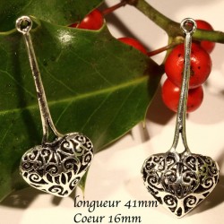 2 pendentifs coeur laiton ciselé plaqué argent mat 41x16mm