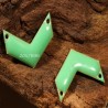 2 sequins chevrons  émaillé vert laiton 20x7mm