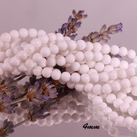 20 perles pierre  jade naturelle  ronde  blanches opaque 4mm