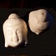 2 perles têtes  de bouddha en Howlite  teintée blanc crème  en relief 29x20mm