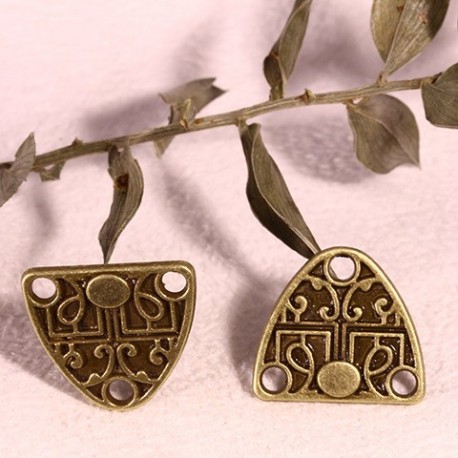 10 connecteurs intercalaire triangle bronze ethnique  15.5x17mm