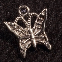 10  breloques papillon argentés relief plat 18x15mm