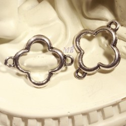 10 connecteurs fleurs trèfles couleur argent  18x13,5mm