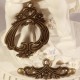 1 fermoir  toggles métal couleur bronze  ciselés fleurs 38x29mm