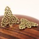 lot de 10 connecteurs  triskel bronze 3 attaches  20x19,5mm