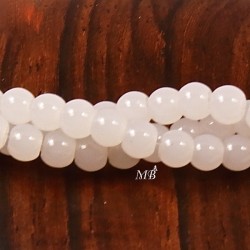 20 perles pierre  jade blanc rondes 4mm