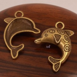 6 breloques dauphins métal couleur bronze relief 31x23mm