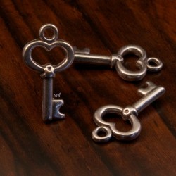 10 breloques mini clefs métal argenté 15,5x9mm