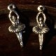 4 breloques danseuse en laiton couleur argenté  19x8mm