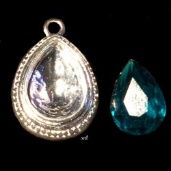 4 supports cabochon ciselés plaqué argent forme goutte 15x11mm