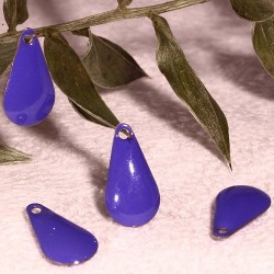 4 sequins goutte émaillés  lavande violet laiton 10x6mm