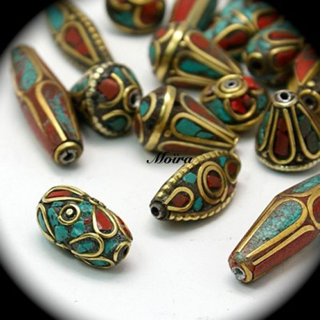4 perles mixées artisanales Tibétaine  métal laiton brut  et corail/turquoise