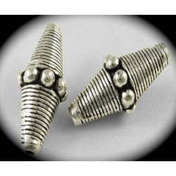 2 perles toupie métal argenté esprit ethnique striée ovale 22x10mm