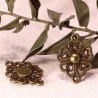 10 connecteurs fleur bronze plat en relief 21x15mm