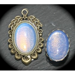 1 cabochon d'opaline ou verre translucide neigeux  18x25mm