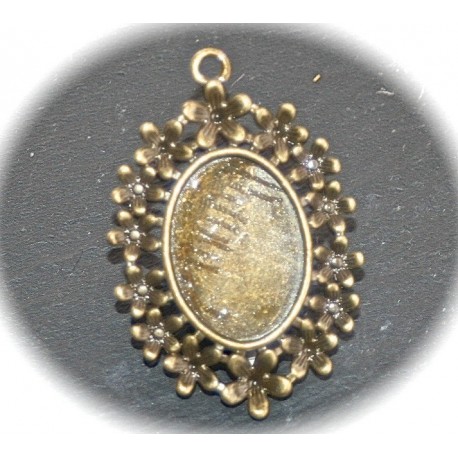 2 supports cabochon bronze ovale  et ses fleurs ciselées 18x24 mm