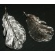 2 breloques feuille GM métal argenté 50x24mm