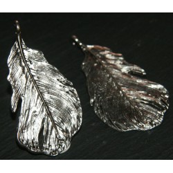 2 breloques feuille GM métal argenté 50x24mm