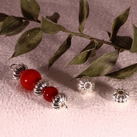 10 perles intercalaire citrouille  métal argenté clair striée 8mm