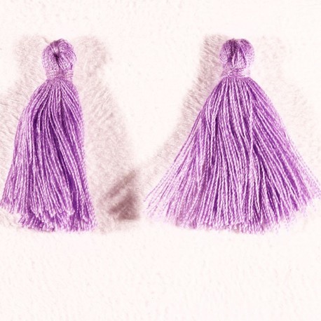 10 pompons breloque coton  lilas mauve   25x5mm