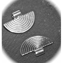 4 connecteurs demi lune intercalaires  argentés 25x17mm