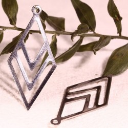 2  losanges  acier pendentif lisse ethnique 40x19 mm