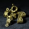 10 belières triangle bronze ciselée 13,5x8mm