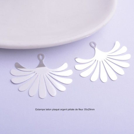 4 estampes laiton plaqué argent pétale de fleur 35x29mm