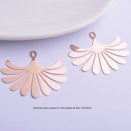 4 estampes laiton plaqué or rose pétale de fleur 35x29mm