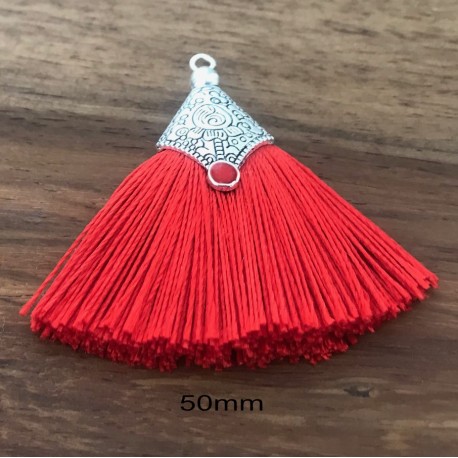 1 Pompon coton rouge   embout argenté 50mm