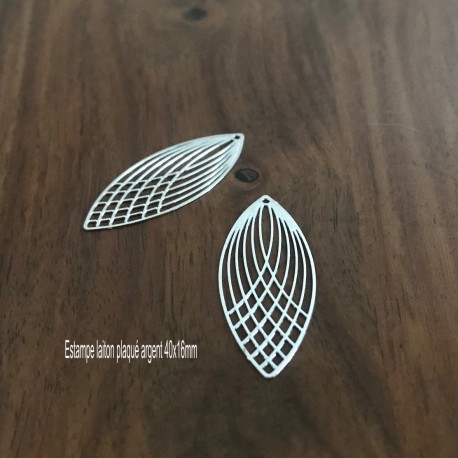 2  Estampes filigrane  laiton plaqué argent ogive 40x16mm