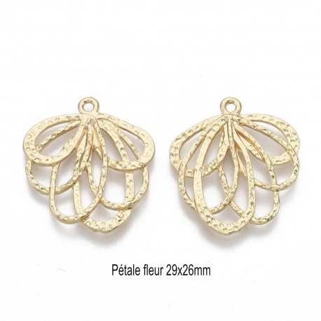 4 breloques pétale de  fleur dorée texturée29x26mm