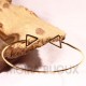 1bracelet jonc motif triangle réglable doré 16cm