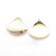 4 Sequins triangle laiton plaqué or 18KT strié  30x26mm